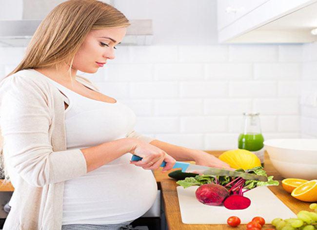 آیا وزن مادر و رژیم غذایی آن در زمان بارداری بر وزن نوزاد تاثیر دارد؟