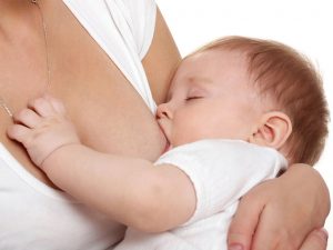 فواید شیر مادر 
