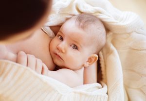 فواید شیر مادر برای مادر و کودک/شیر مادر غذایی بی نظیر برای کودکان