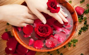 گلاب و خواص آن / اثرات جادویی و درمانی گلاب بر پوست بدن