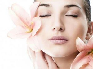 کاهش سرعت فرایند پیری پوست |چگونه منافذ پوستِ صورت را باز کنیم؟